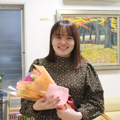 マウスピース矯正終了後の女性写真