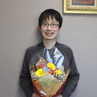 マウスピース矯正終了後の男性写真