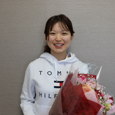 マウスピース矯正終了後の女性写真