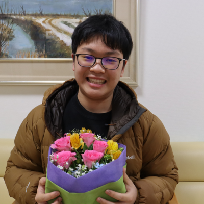 マウスピース矯正終了後の男性写真