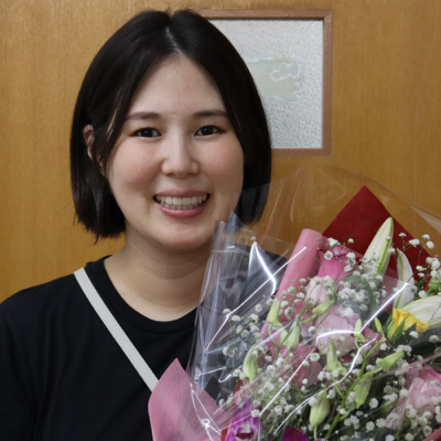 マウスピース矯正終了後の女性写真