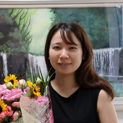 マウスピース矯正終了後の女性写真